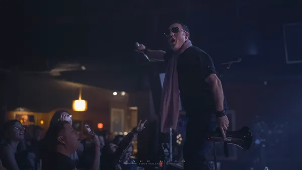 San & Tone Pilots performing live