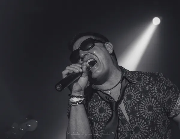 San & Tone Pilots performing live